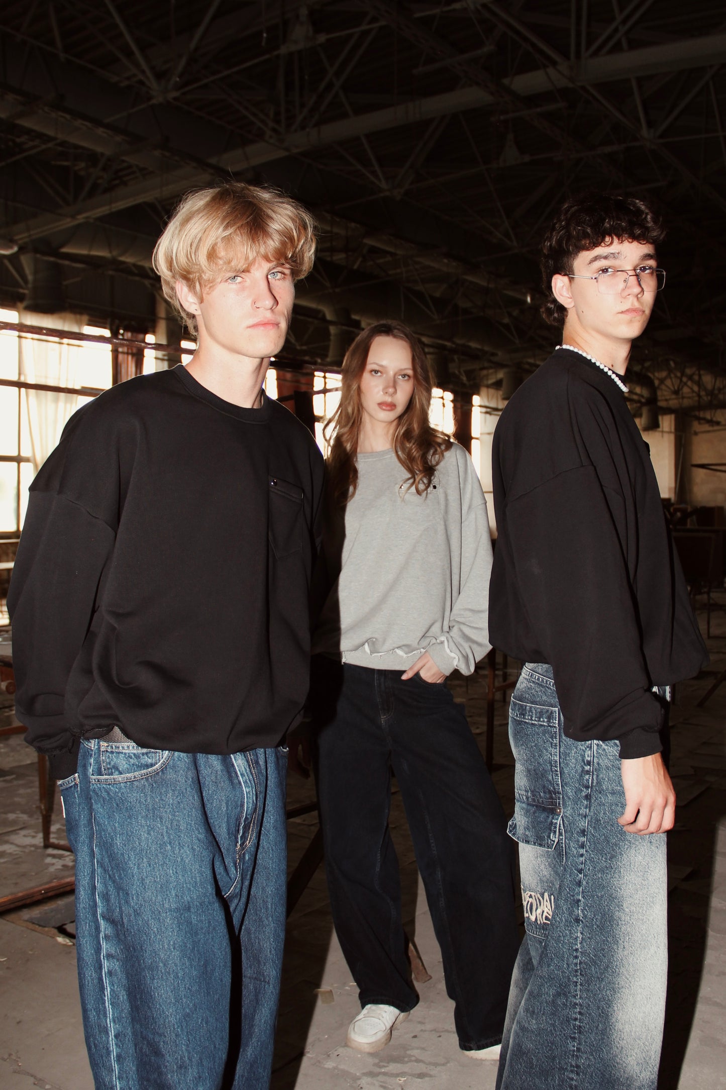 PUFFY CREWNECK (czarny)